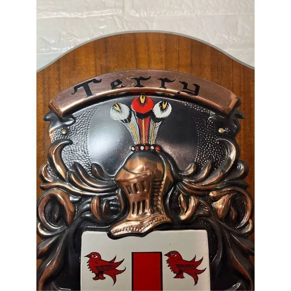 Hand-Painted Copper Shield on American Walnut. - Picture 6 of 10